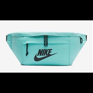 Nike Tech Hip/Crossbody/Fanny Pack